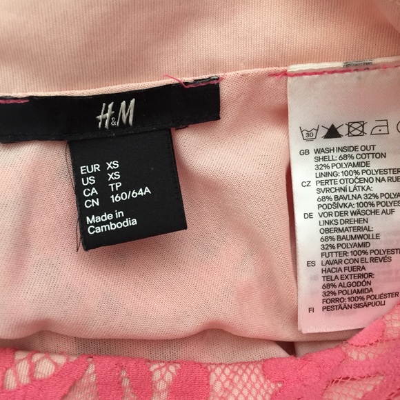 H&M HIGH WAISTED SKATER FLARED LACE MINISKIRT - Picture 7 of 7